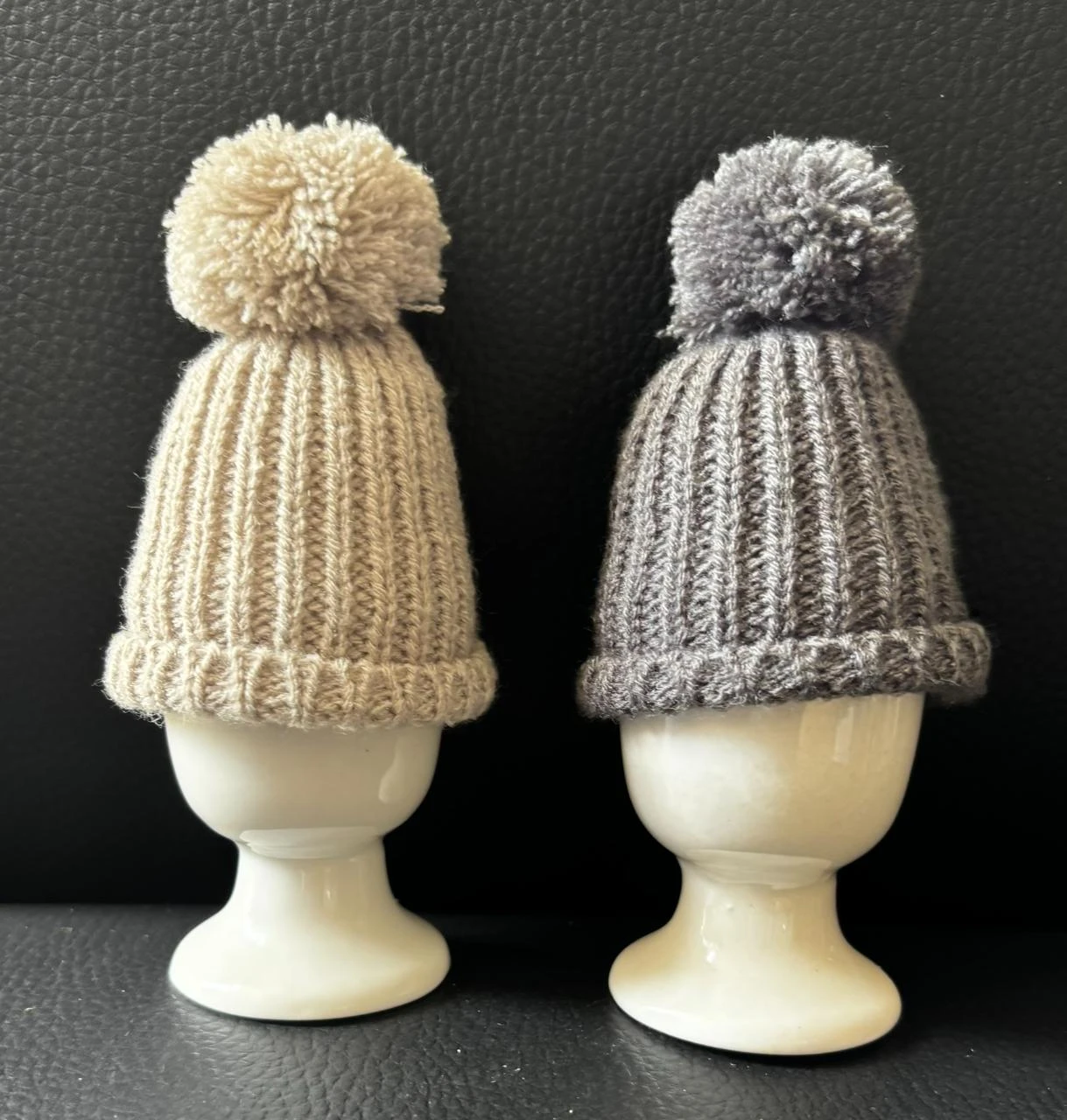 🥚 Lot de 2 coquetiers Maisons du Monde avec bonnets en laine chauffe-œufs